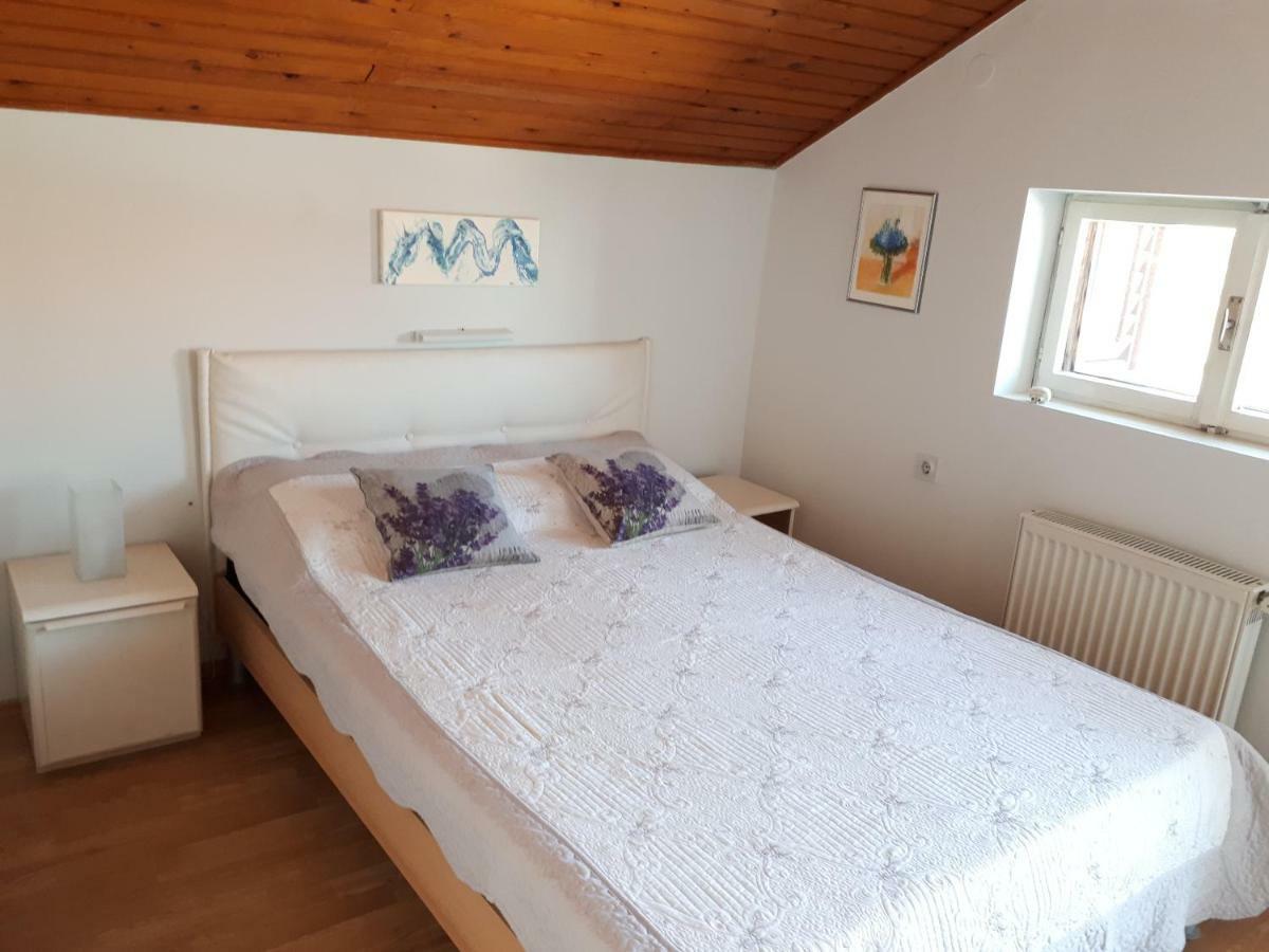 Apartmani Matas Petrcane Exteriör bild